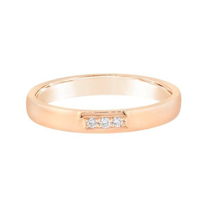 Alliance en or rose sertie de diamants.-Alliances diamants-Marque:Référence: D1.240-RO 55Métal: Or roseTitre: 18 caratsPoids du métal: 2,80 GrType de pierre: Diamant(s)Poids: 0,03 CtForme - taille: Taille brillantCouleur: FPureté: SI1Comment choisir sa taille de doigt:cliquer pour découvrir notre guide des tailles imprimable-DIAM'S- -DIAM'S NC