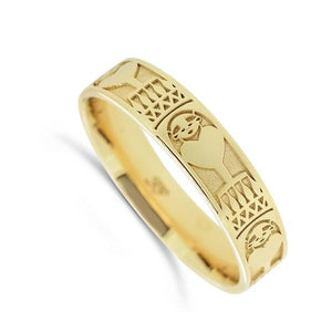 Alliance ruban en or jaune motifs Fléche Faitière.-Alliance or et argent-Marque:Référence: R.5-L10.19Métal: Or jauneTitre: 18 caratsPoids du métal: 5,00 GrComment choisir sa taille de doigt:cliquer pour découvrir notre guide des tailles imprimable-DIAM'S- -DIAM'S NC