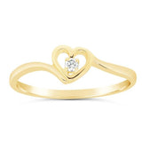 Bague coeur en or jaune sertie d'un diamant.-Solitaires-Marque:Référence: 0.712Métal: Or jauneTitre: 18 caratsPoids du métal: 1,30 GrType de pierre: Diamant(s)Poids: 0,03 CtForme - taille: Taille brillantCouleur: FPureté: SI1Comment choisir sa taille de doigt:cliquer pour découvrir notre guide des tailles imprimable-DIAM'S- -DIAM'S NC