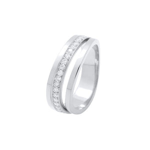 Bague en or blanc sertie de diamants.-Bagues diamants-Marque:Référence: D9.16/OBMétal: Or blancTitre: 18 caratsPoids du métal: 5,20 GrType de pierre: Diamant(s)Poids: 0,23 CtForme - taille: Taille brillantCouleur: FPureté: SI1Comment choisir sa taille de doigt:cliquer pour découvrir notre guide des tailles imprimable-DIAM'S- D9.16/OB-DIAM'S NC