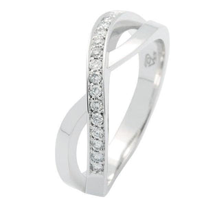 Bague en or blanc sertie de diamants.-Bagues diamants-Marque:Référence: D9.66-OBMétal: Or blancTitre: 18 caratsPoids du métal: 5,20 GrType de pierre: Diamant(s)Poids: 0,15 CtForme - taille: Taille brillantCouleur: FPureté: SI1Comment choisir sa taille de doigt:cliquer pour découvrir notre guide des tailles imprimable-DIAM'S- -DIAM'S NC