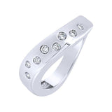 Bague en or blanc sertie de diamants.-Bagues diamants-Marque: Référence:0.884-OBMétal: Or blancTitre: 18 caratsPoids du métal: 6,30 GrType de pierre: Diamant(s)Poids: 0,18 CtForme - taille: Taille brillantCouleur: FPureté: SI1Type de pierre (2): Poids (2): 0,06 CtForme - taille (2): Couleur (2): Pureté (2): Comment choisir sa taille de doigt:cliquer pour découvrir notre guide des tailles imprimable-DIAM'S- -DIAM'S NC