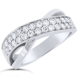 Bague en or blanc sertie de diamants.-Bagues diamants-Marque:Référence: D2.29/OBMétal: Or blancTitre: 18 caratsPoids du métal: 5,00 GrType de pierre: Diamant(s)Poids: 0,56 CtForme - taille: Taille brillantCouleur: FPureté: SI1Comment choisir sa taille de doigt:cliquer pour découvrir notre guide des tailles imprimable-DIAM'S- -DIAM'S NC