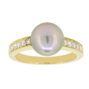 Bague en or jaune sertie de diamants et perle de Tahiti.-Bagues perle et diamant-Marque:Référence: D7.52-P299Métal: Or jauneTitre: 18 caratsPoids du métal: 4,00 GrType de pierre: Perle(s) de TahitiForme - taille: RondePureté: AType de pierre (2): Diamant(s)Poids (2): 0,20 CtForme - taille (2): Taille brillantCouleur (2): FPureté (2): SI1Comment choisir sa taille de doigt:cliquer pour découvrir notre guide des tailles imprimable-DIAM'S- D7.52-P299-DIAM'S NC