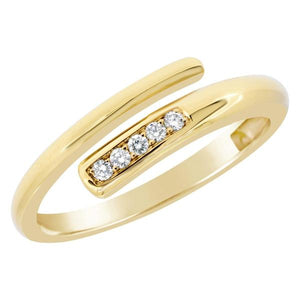 Bague serpent en or jaune 18 carats 5 diamants de 0.01 carat couleur F pureté SI1-Bagues diamants-Marque:Référence: D9.4Métal: Or jauneTitre: 18 caratsPoids du métal: 2,70 GrType de pierre: Diamant(s)Poids: 0,00 CtForme - taille: Taille brillantCouleur: FPureté: SI1Comment choisir sa taille de doigt:cliquer pour découvrir notre guide des tailles imprimable-DIAM'S- -DIAM'S NC