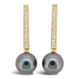 Boucle d'oreille en or jaune 18 carats 2 perles de tahiti 9.6 mm rondes A diamants 0.22 carat en F SI1-Boucles d'oreilles perle et diamants-Marque:Référence: D6.49Métal: Or jauneTitre: 18 caratsPoids du métal: 3,00 GrType de pierre: Diamant(s)Poids: 0,01 CtForme - taille: Taille brillantCouleur: FPureté: SI1-DIAM'S- D6.49-DIAM'S NC