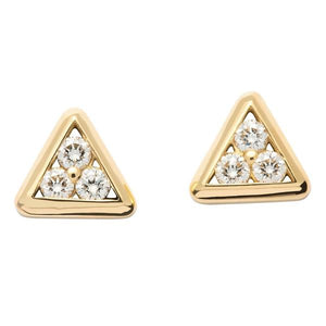 Boucles d'oreille en or jaune serties de diamants.-Boucles d'oreilles diamants-Marque:Référence: D6.11Métal: Or jauneTitre: 18 caratsPoids du métal: 0,80 GrType de pierre: Diamant(s)Poids: 0,12 CtForme - taille: Taille brillantCouleur: FPureté: SI1-DIAM'S- D6.11-DIAM'S NC