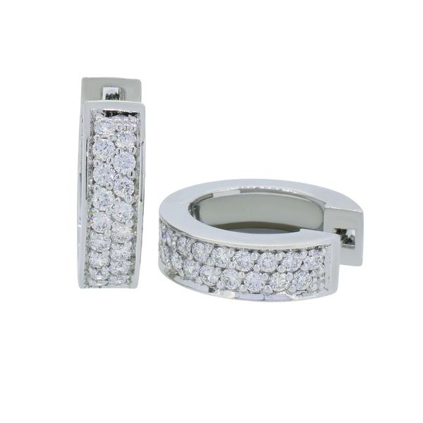 Boucles d'oreilles en or blanc serties de diamants.-Boucles d'oreilles diamants-Marque:Référence: D6.5-OBMétal: Or blancTitre: 18 caratsPoids du métal: 3,70 GrType de pierre: Diamant(s)Poids: 0,36 CtForme - taille: Taille brillantCouleur: FPureté: SI1-DIAM'S- D6.5-OB-DIAM'S NC