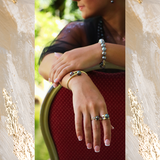 Bracelet de perles de Tahiti et fermoir en or jaune-Bracelets perle-Marque:Référence: BR-PERLE-230Métal: Or jauneTitre: 18 caratsPoids du métal: 1,00 GrType de pierre: Perle(s) de TahitiForme - taille: Cerclée-DIAM'S- -DIAM'S NC