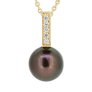 Pendentif en or jaune serti de de diamants et perle de Tahiti ronde A-Pendentifs & Colliers perle et diamants-Marque:Référence: D3.72/299M tal: Or jauneTitre: 18 caratsPoids du m tal: 0,70 GrType de pierre: Perle(s) de TahitiForme - taille: RondePuret : AType de pierre (2): Diamant(s)Poids (2): 0,05 CtForme - taille (2): Taille brillantCouleur (2): FPuret (2): SI1-DIAM'S- -DIAM'S NC