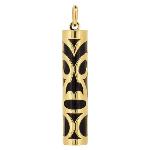 Pendentif tiki chambranle en or jaune et corail noir-Pendentifs Tiki-Marque:Référence: L5.130-CNMétal: Or jauneTitre: 18 caratsPoids du métal: 1,00 Gr-DIAM'S- L5.130-CN-DIAM'S NC