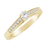 Solitaire en or jaune serti de diamants.-Solitaires accompagnés-Marque:Référence: D0.100Métal: Or jauneTitre: 18 caratsPoids du métal: 3,10 GrType de pierre: Diamant(s)Poids: 0,15 CtForme - taille: Taille princesseCouleur: FPureté: SI2SI2Type de pierre (2): Diamant(s)Poids (2): 0,12 CtForme - taille (2): Taille brillantCouleur (2): FPureté (2): SI1Comment choisir sa taille de doigt:cliquer pour découvrir notre guide des tailles imprimable-DIAM'S- -DIAM'S NC