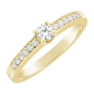 Solitaire en or jaune serti de diamants.-Solitaires accompagnés-Marque:Référence: D0.64Métal: Or jauneTitre: 18 caratsPoids du métal: 2,90 GrType de pierre: Diamant(s)Poids: 0,15 CtForme - taille: Taille brillantCouleur: FPureté: SI1Type de pierre (2): Diamant(s)Poids (2): 0,12 CtForme - taille (2): Taille brillantCouleur (2): FPureté (2): SI1Comment choisir sa taille de doigt:cliquer pour découvrir notre guide des tailles imprimable-DIAM'S- -DIAM'S NC